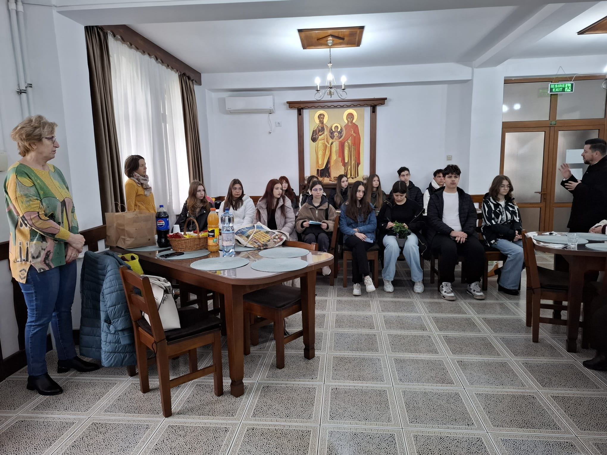 Înainte de Paște, alături de vârstnicii singuri