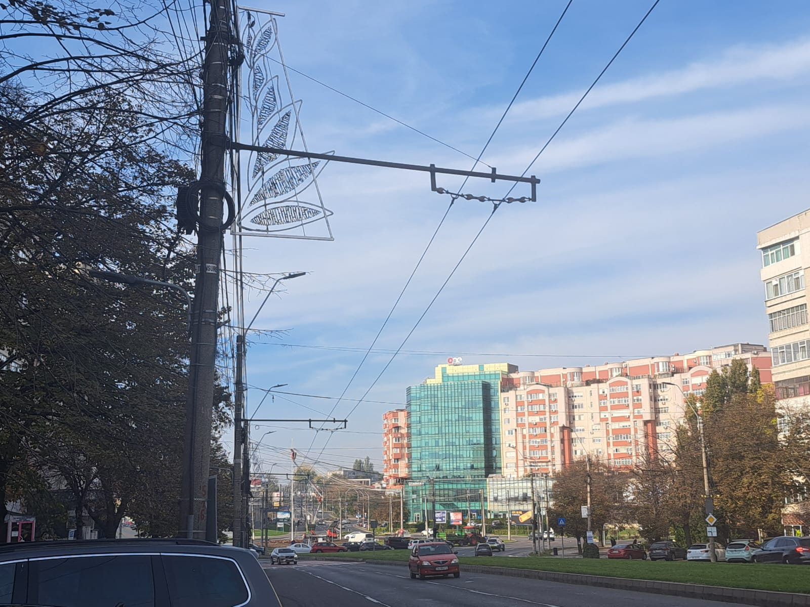 Galaţiul se pregăteşte deja de Sărbători. Iluminat festiv de 1,8 milioane de lei