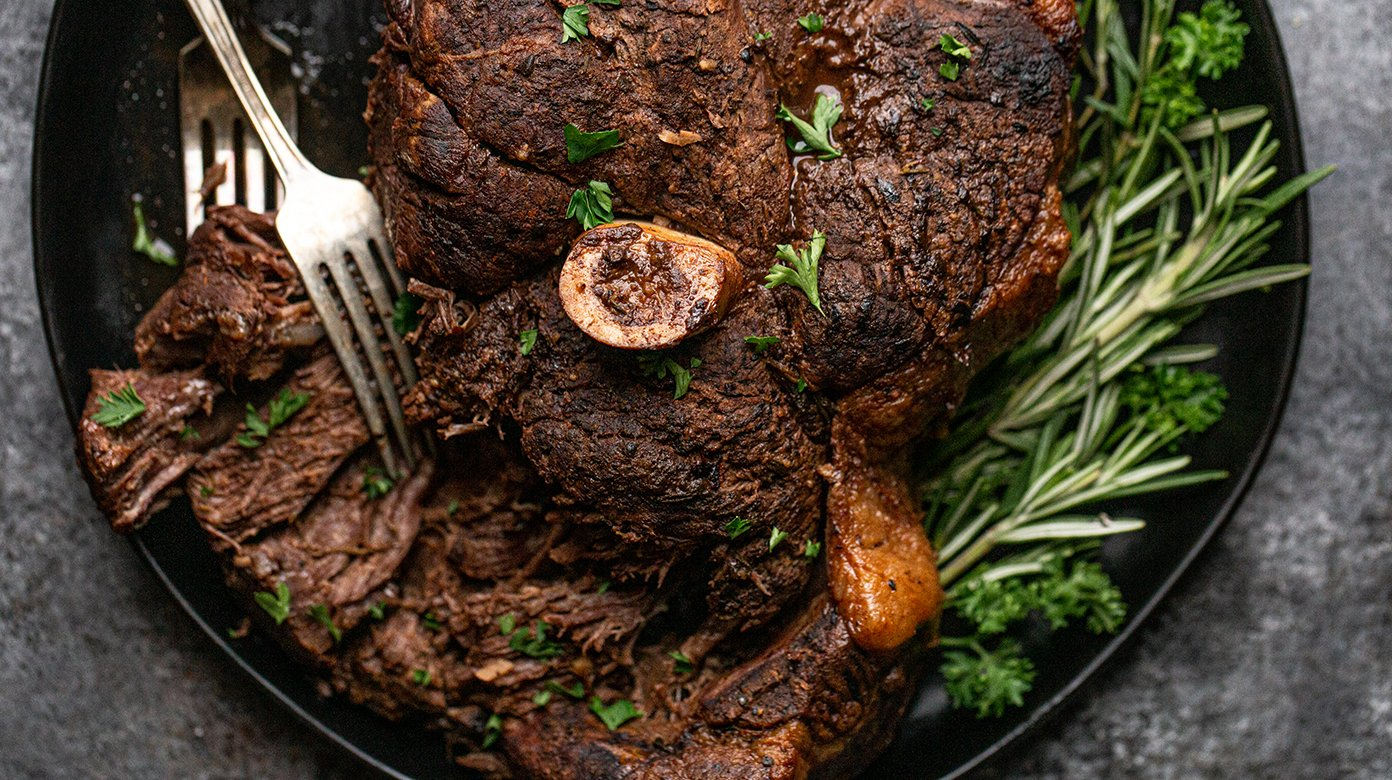 Friptură de urs la tavă, o delicatesă vânătorească