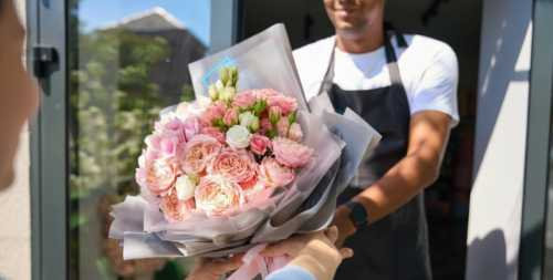 Tot mai mulți gălățeni aleg Brandusa.ro pentru livrarea de flori: servicii rapide, florării locale și surprize trimise din diaspora