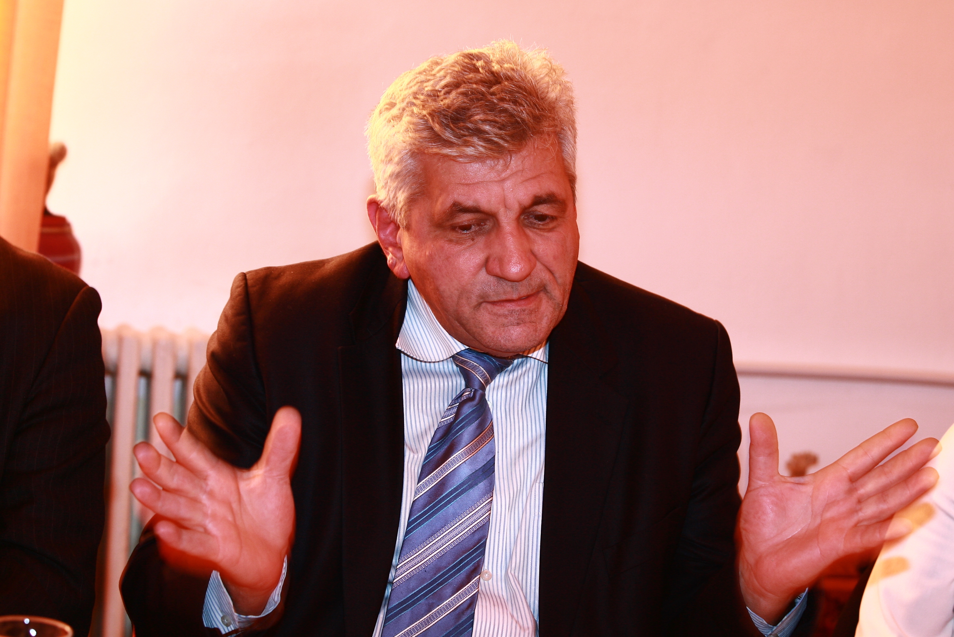 Comisie de dialog Social lărgită pe tema căldurii Prefectul, decis să „rupă pisica în două”