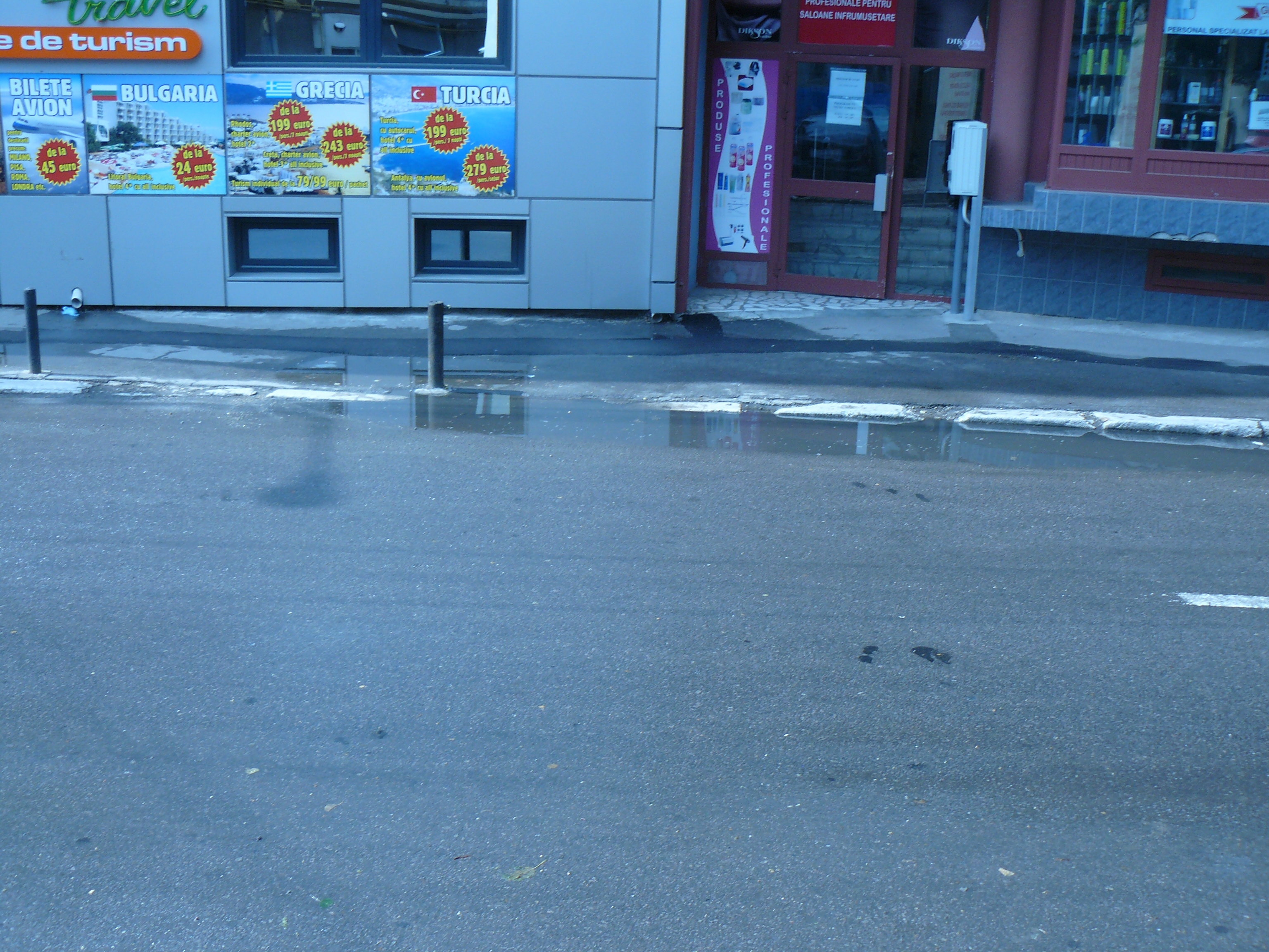 Relaţia dintre Primărie şi contribuabili: La taxe înainte, la reparaţii înapoi! 