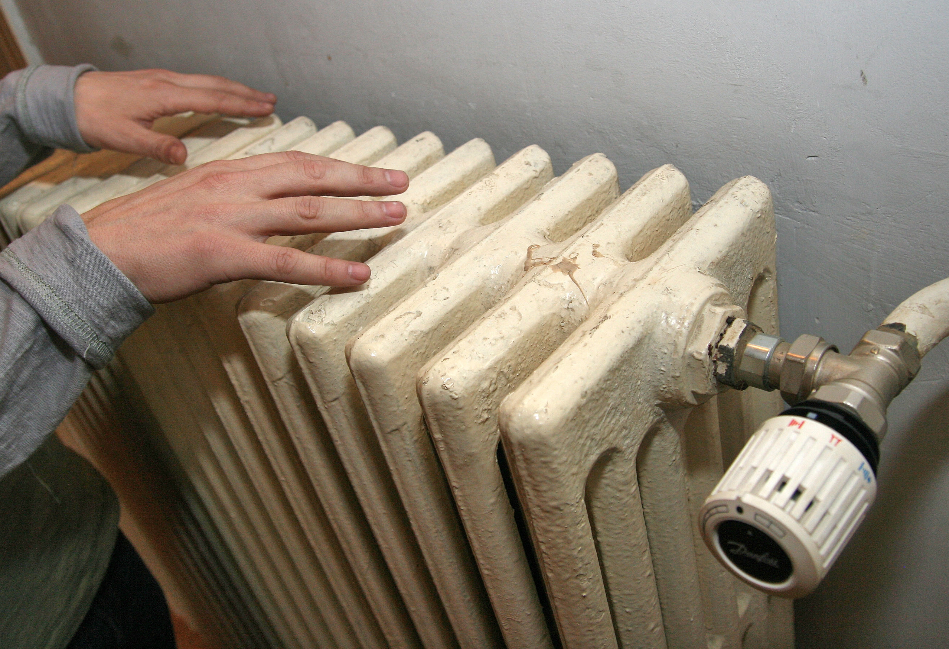 Cu câteva zile înainte să scadă temperaturile, Electrocentrale ameninţă că nu va da căldură gălăţenilor