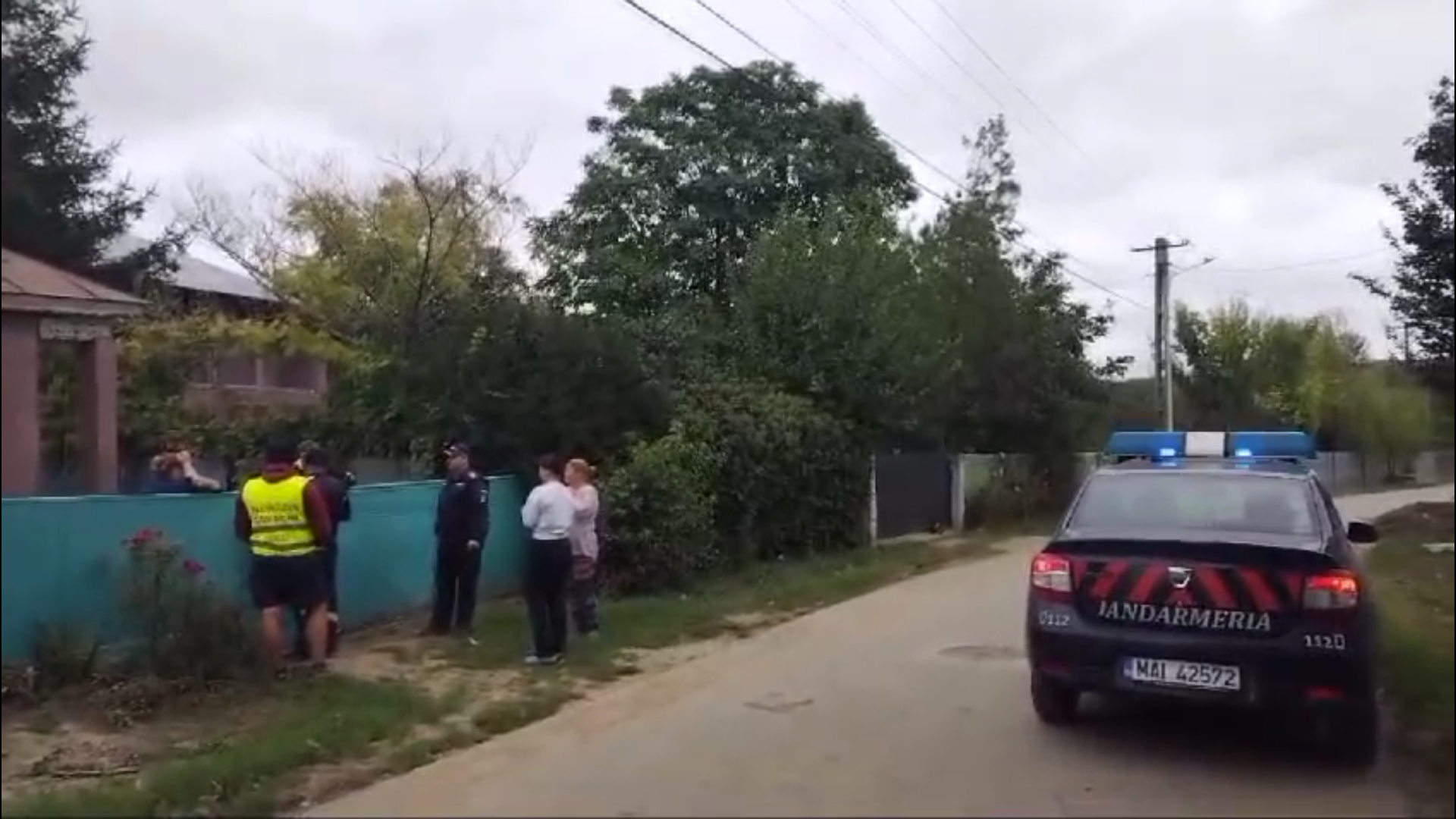 Operațiunile de evacuare a populației sunt în toi. Jandarmii acționează concomitent în opt comune (VIDEO)