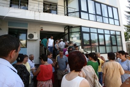 Cozi, nervi şi ridicat din umeri