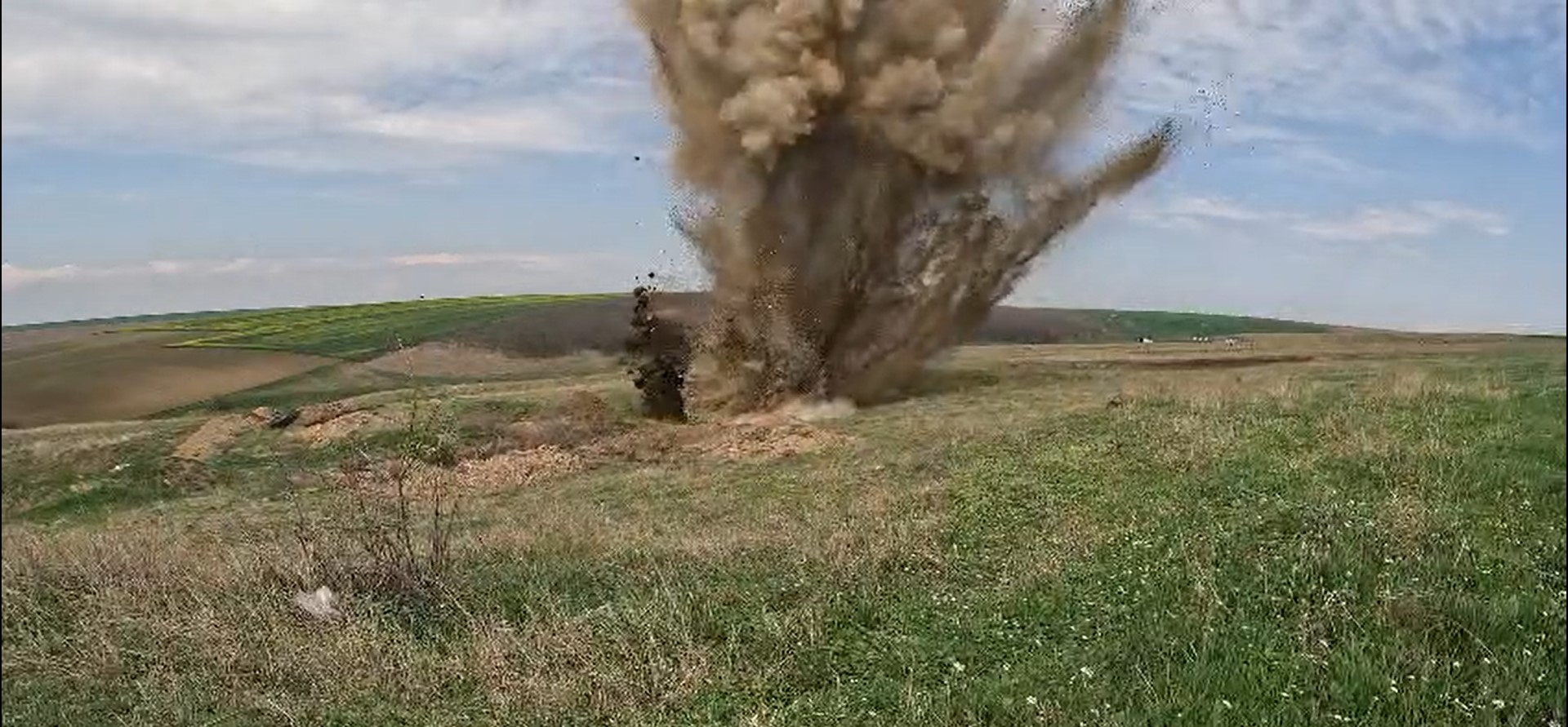 Mai multe proiectile găsite în Galați, detonate controlat în weekend (VIDEO)