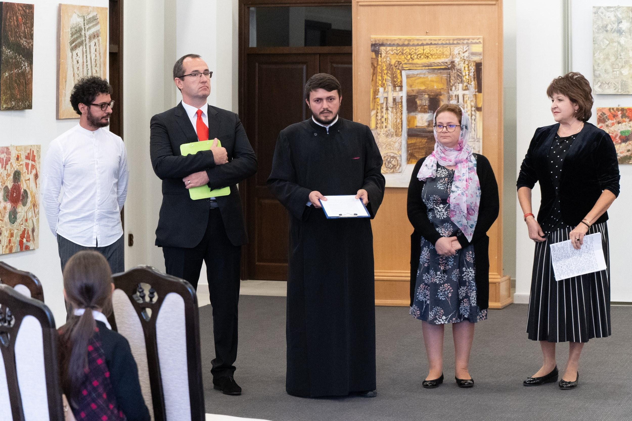 ”Mir şi borangic”, pe acorduri de pian