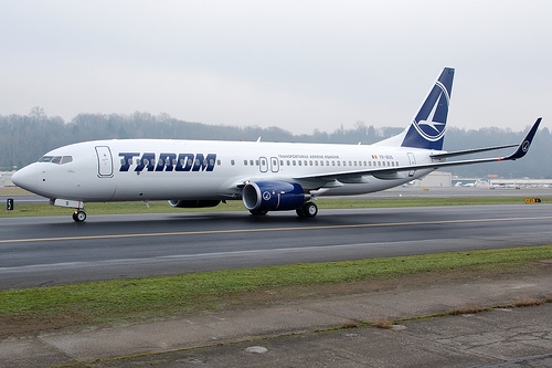 O aeronavă a companiei Tarom a ieşit de pe pista aeroportului din Iaşi la aterizare