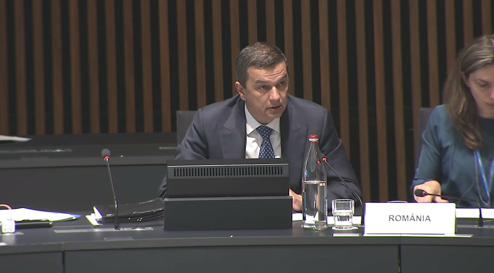 Companii de stat și private boicotează bănci și furnizori din Austria