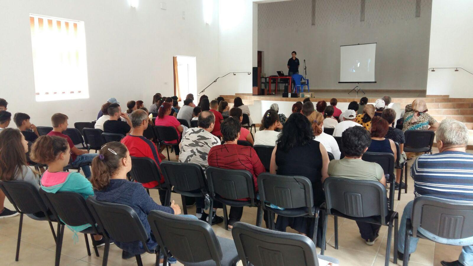 Sclavia sexuală, mascată cu tentaţii şi oferte de muncă