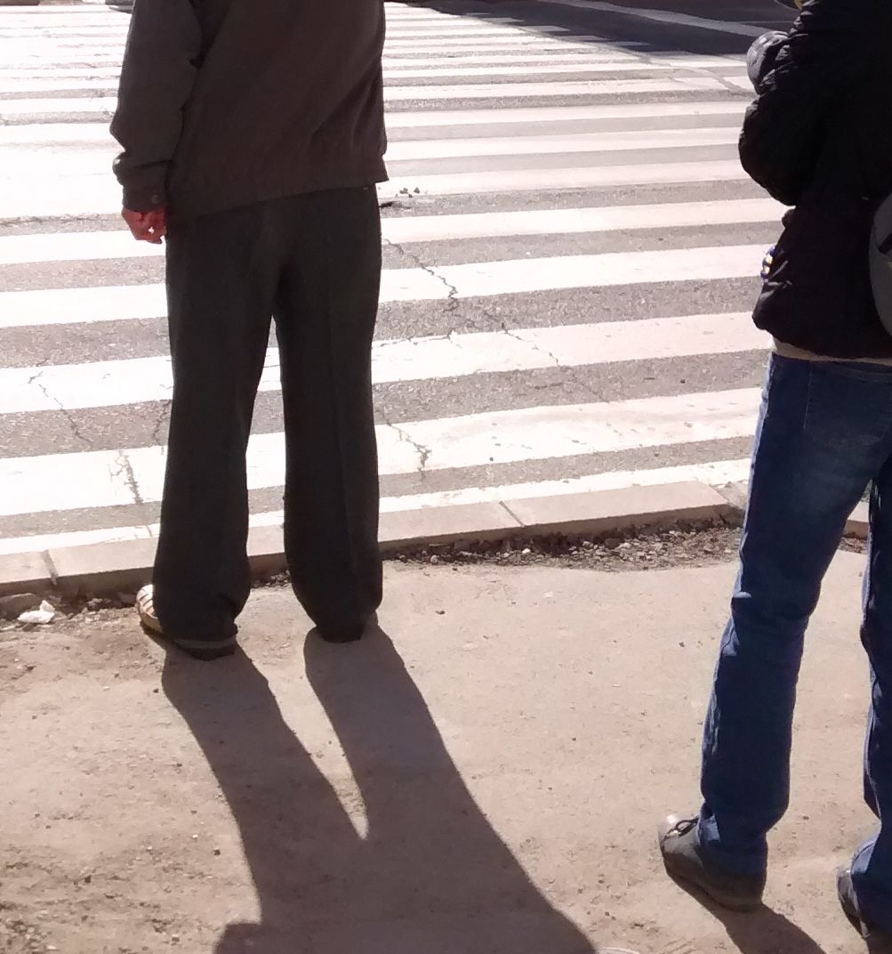 PERICOLE ÎN TRAFIC | Treceri de pietoni la dublu