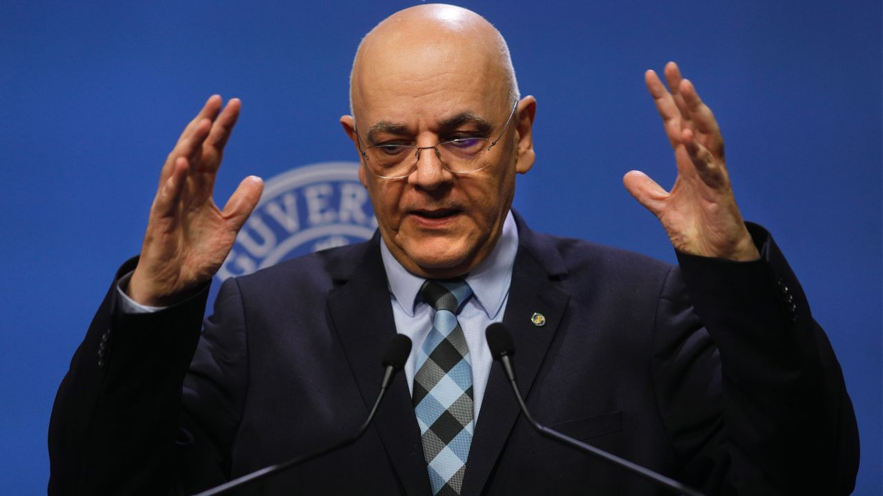 Raed Arafat, audiat în dosarul achiziției unui elicopter