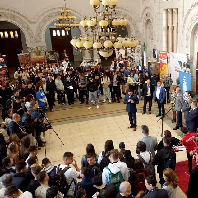 Târg de stagii de practică şi locuri de muncă pentru studenţi