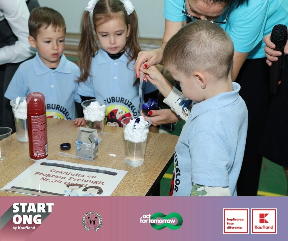 În mai multe grădinițe din Galați, copiii au descoperit știința prin joacă și experiment