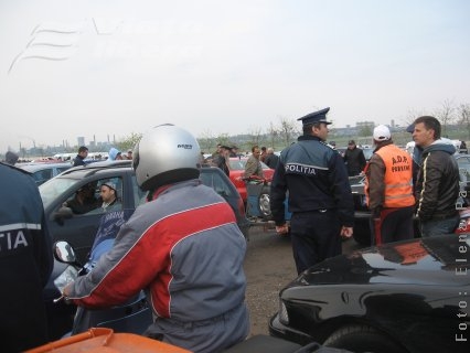 Poliţia a cernut Talciocul de traficanţii de maşini