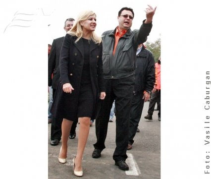 Au venit, au promis, au plecat