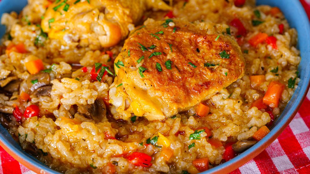 Pilaf cu pui și pilaf sârbesc, mâncăruri gustoase și sățioase