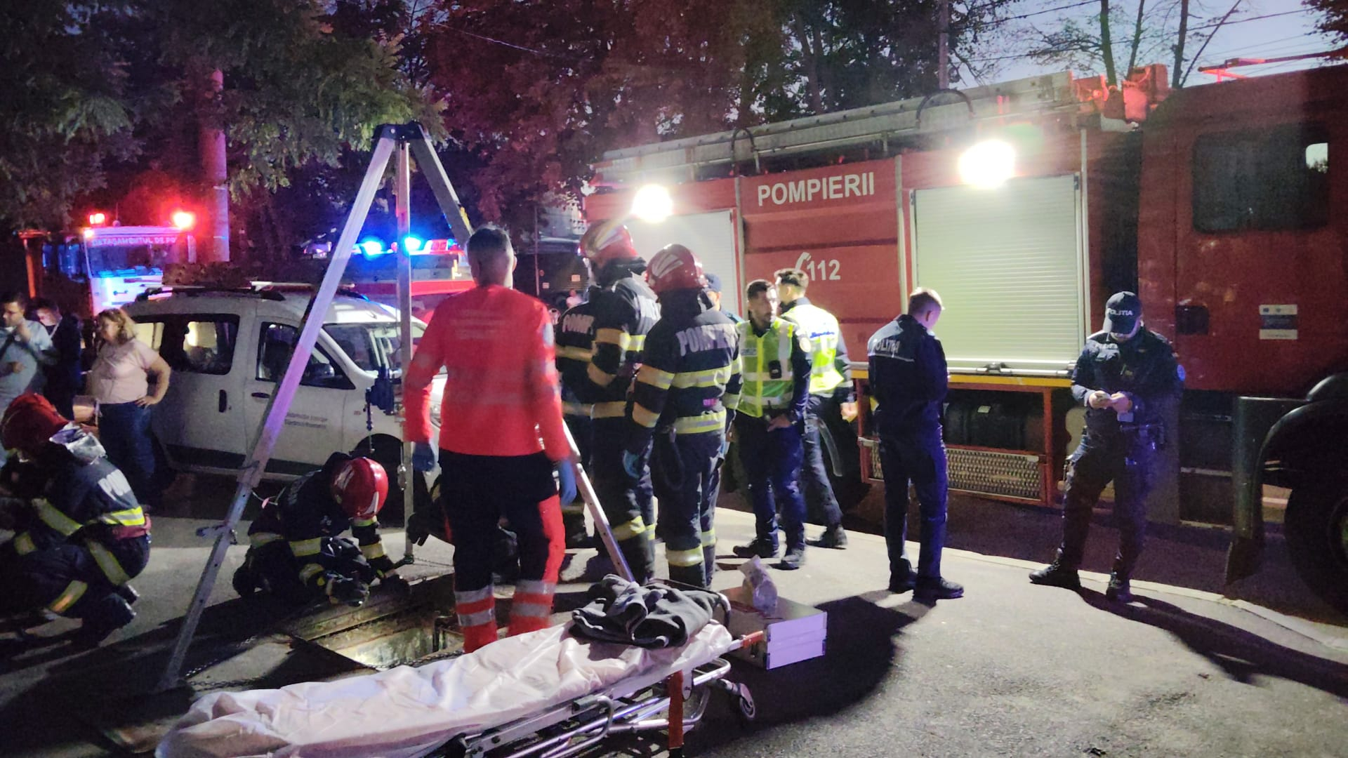 UPDATE. Victima electrocutată, transportată la spital cu semne vitale