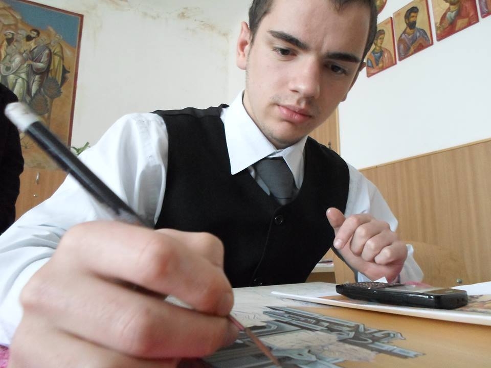 Tânărul din plasament care pictează dumnezeieşte (FOTO)