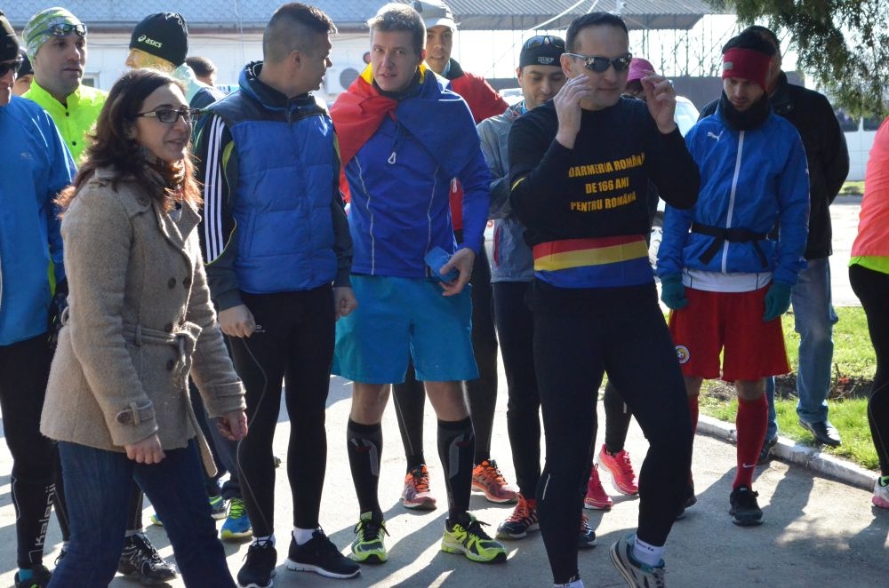 ”Jandarmul de onoare al anului” a plecat în alergare să își ridice titlul/ FOTO