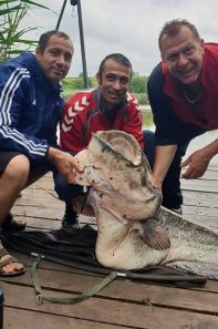 Duckadam şi gălăţeanul Butunoiu au prins ”monstrul”