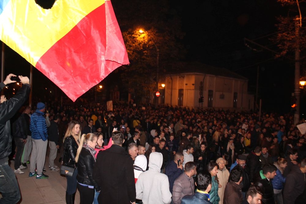 UPDATE/ IMAGINI IMPRESIONANTE - PROTESTE de amploare, miercuri seară, la Galaţi. UN NOU MARŞ va fi organizat joi seară