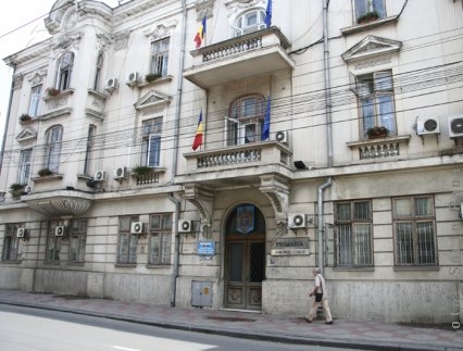 Primăria revine la programul normal cu publicul