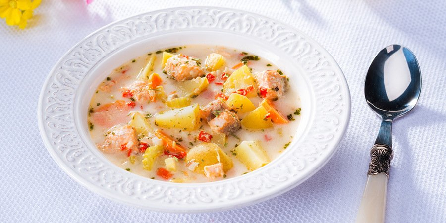 Supă de somon cu lămâie, una din delicatesele bucătăriei mediteraneene