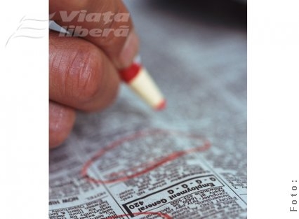 Mii de gălăţeni - umiliţi pe bani puţini  