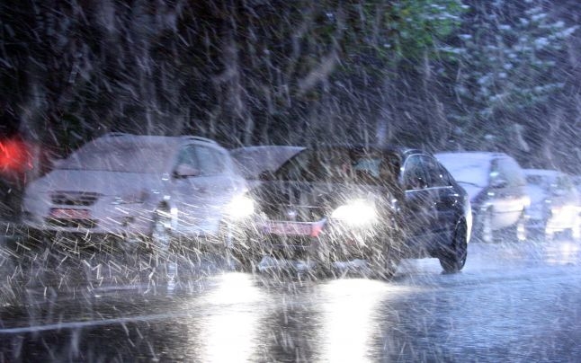 AVERTIZARE METEO/ Vremea se STRICĂ de duminică seară