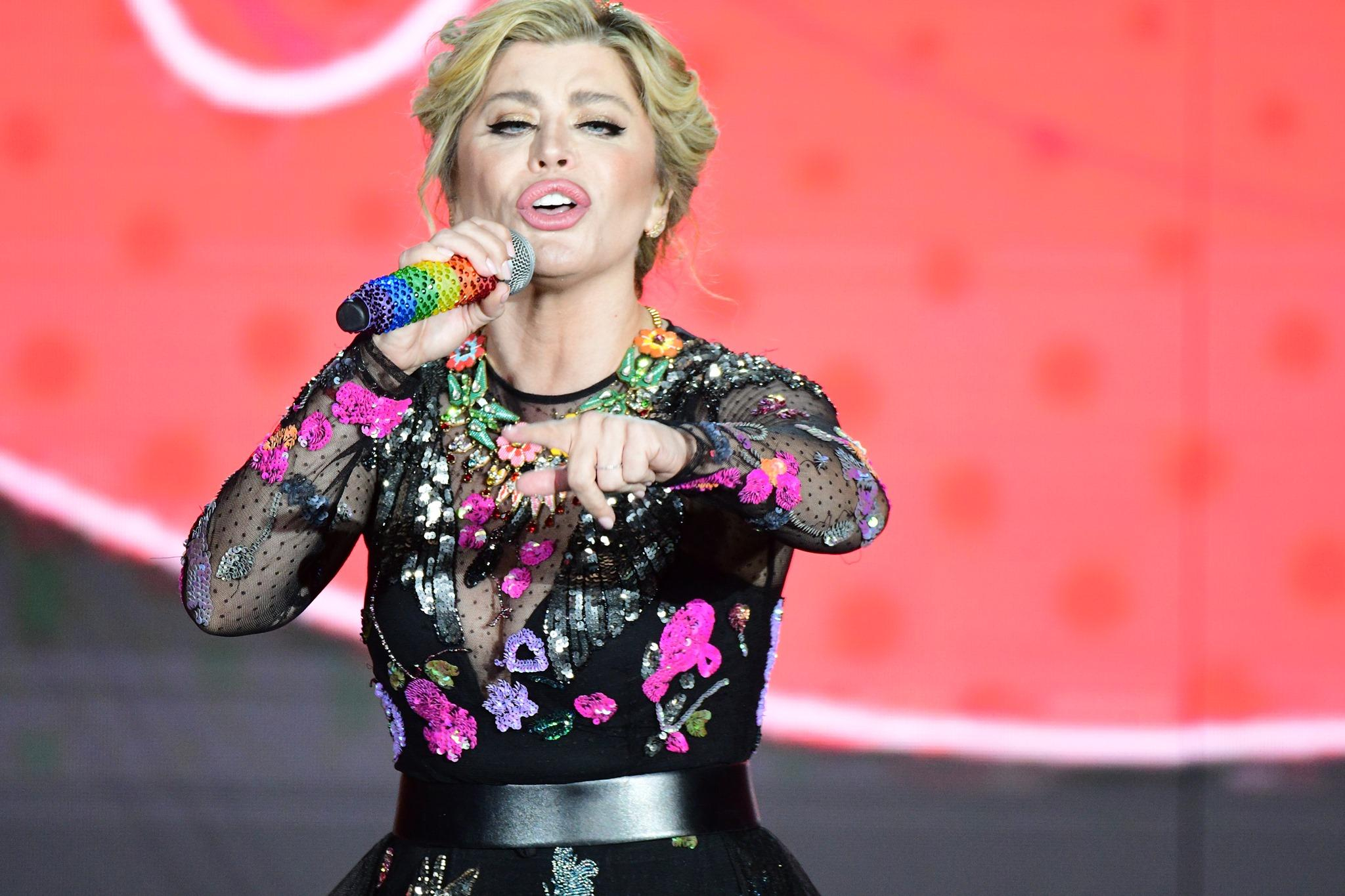 Loredana - aguridă şi curcubeu, şi-un român planetar - Zamfir