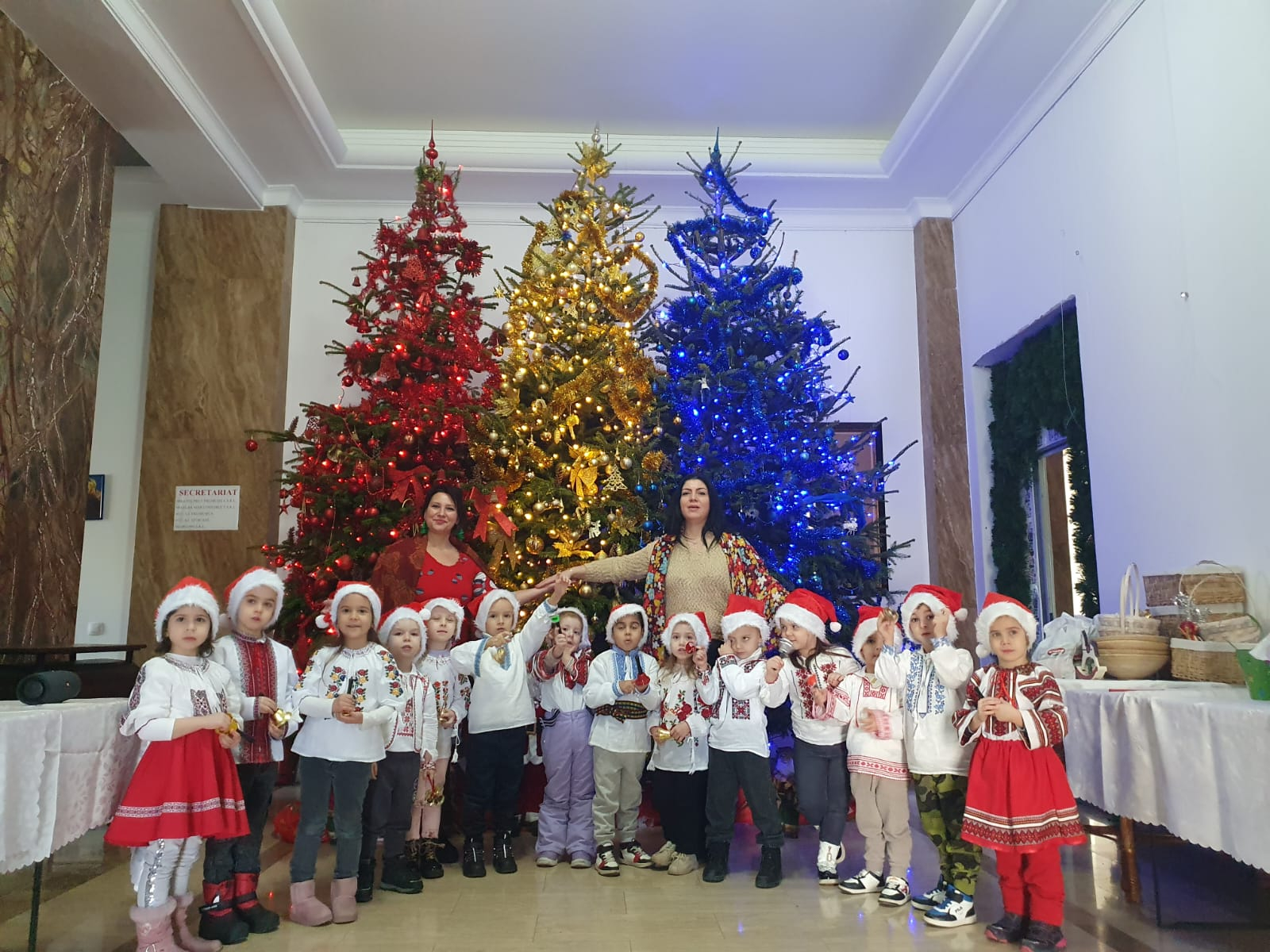 Sosirea Crăciunului, transmisă de colindătorii de la Grădinița 30 (video)