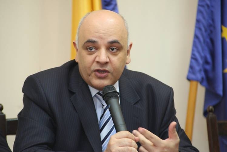 Raed Arafat: Este interzisă condiţionarea sau taxarea vizitatorilor la intrarea în spitale