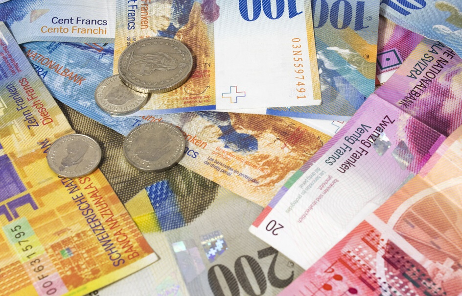 Toate valutele majore au crescut, cu excepția euro