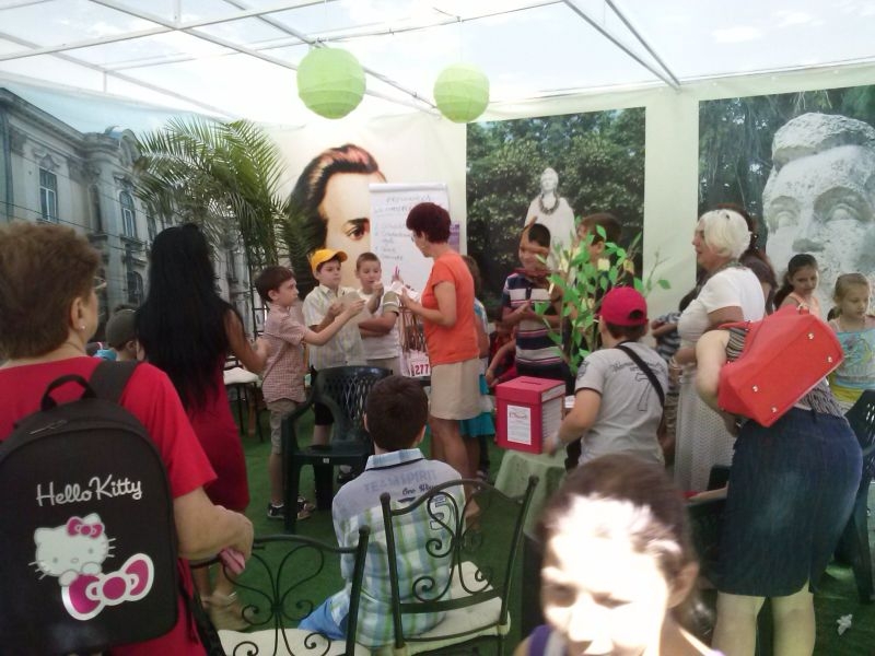 Copiii, în concurs de vacanţă: Copăcelul deştept de la Biblioteca Estivală