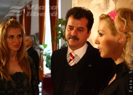 Veniturile directorilor de teatre şi muzee