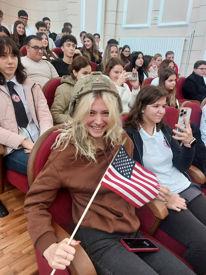 Liceenii gălățeni, față în față cu militari americani