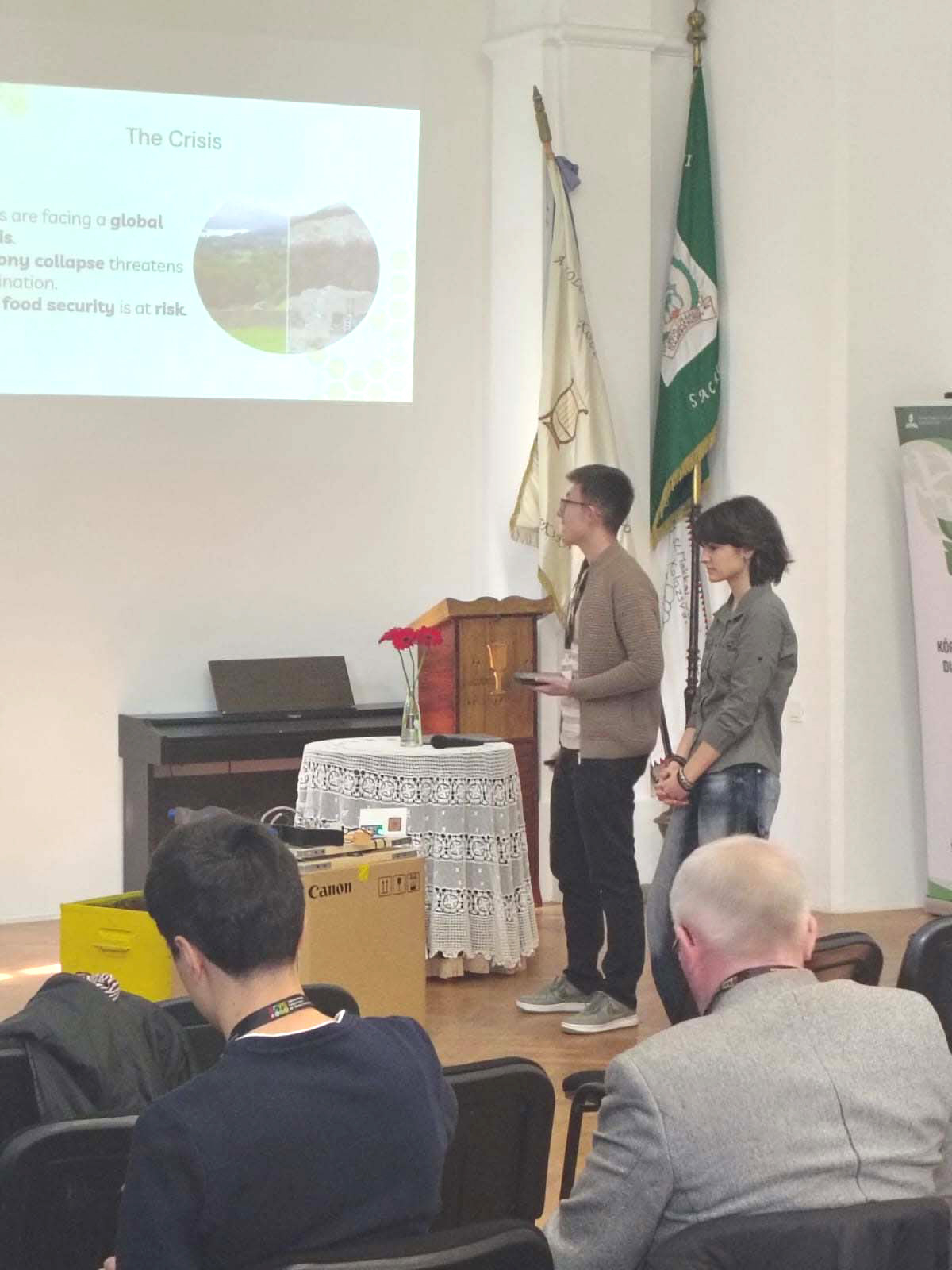 Adolescenți calificați, în Thailanda, la „Conferința tinerilor oameni de știință”