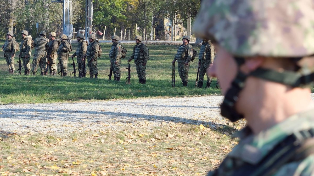 Arcanul, soluția viabilă de a petici Armata