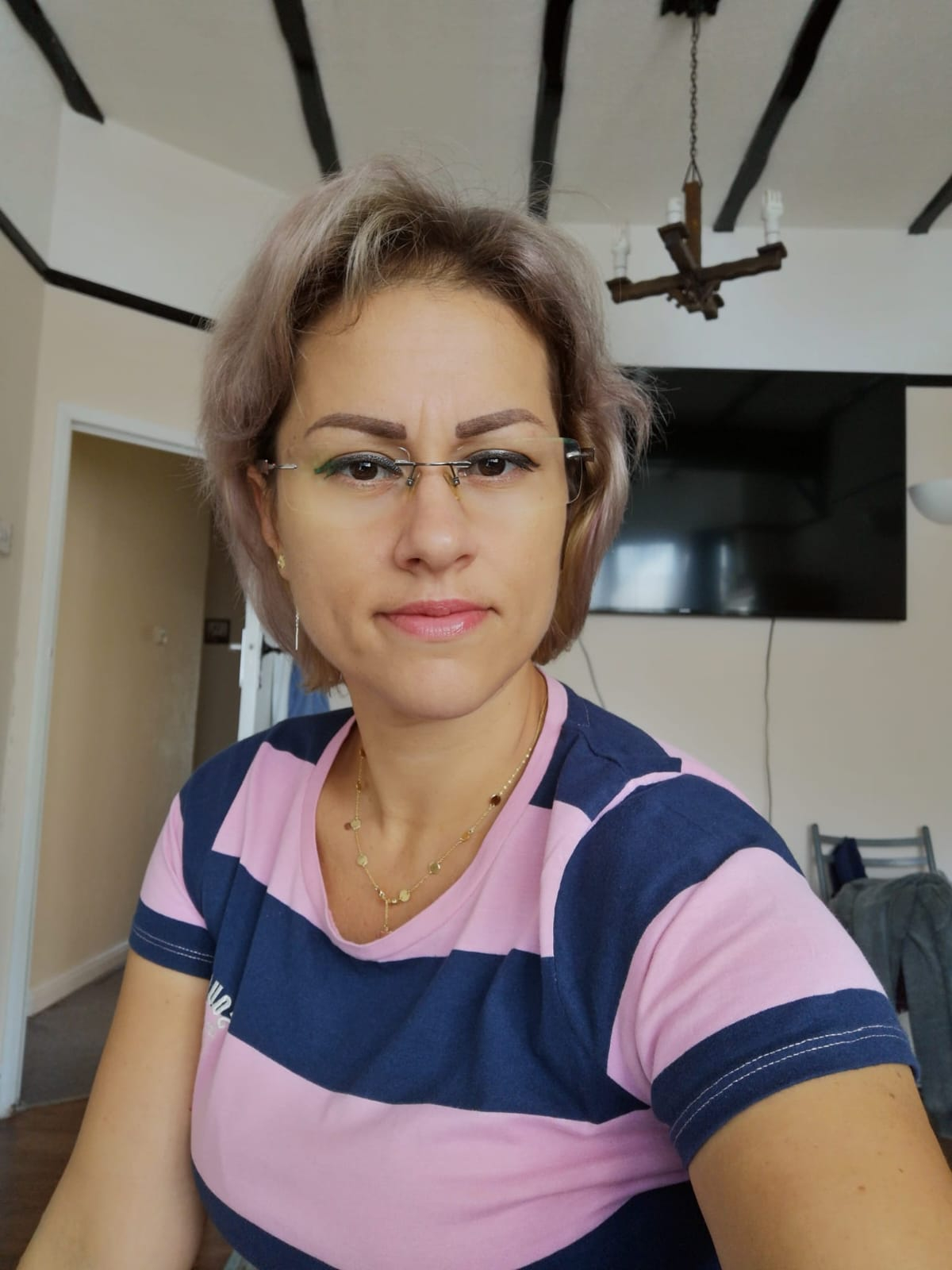 S-o ajutăm pe Raluca să lupte împotriva cancerului