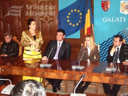 ”Summitul” romilor, la Prefectura Galaţi