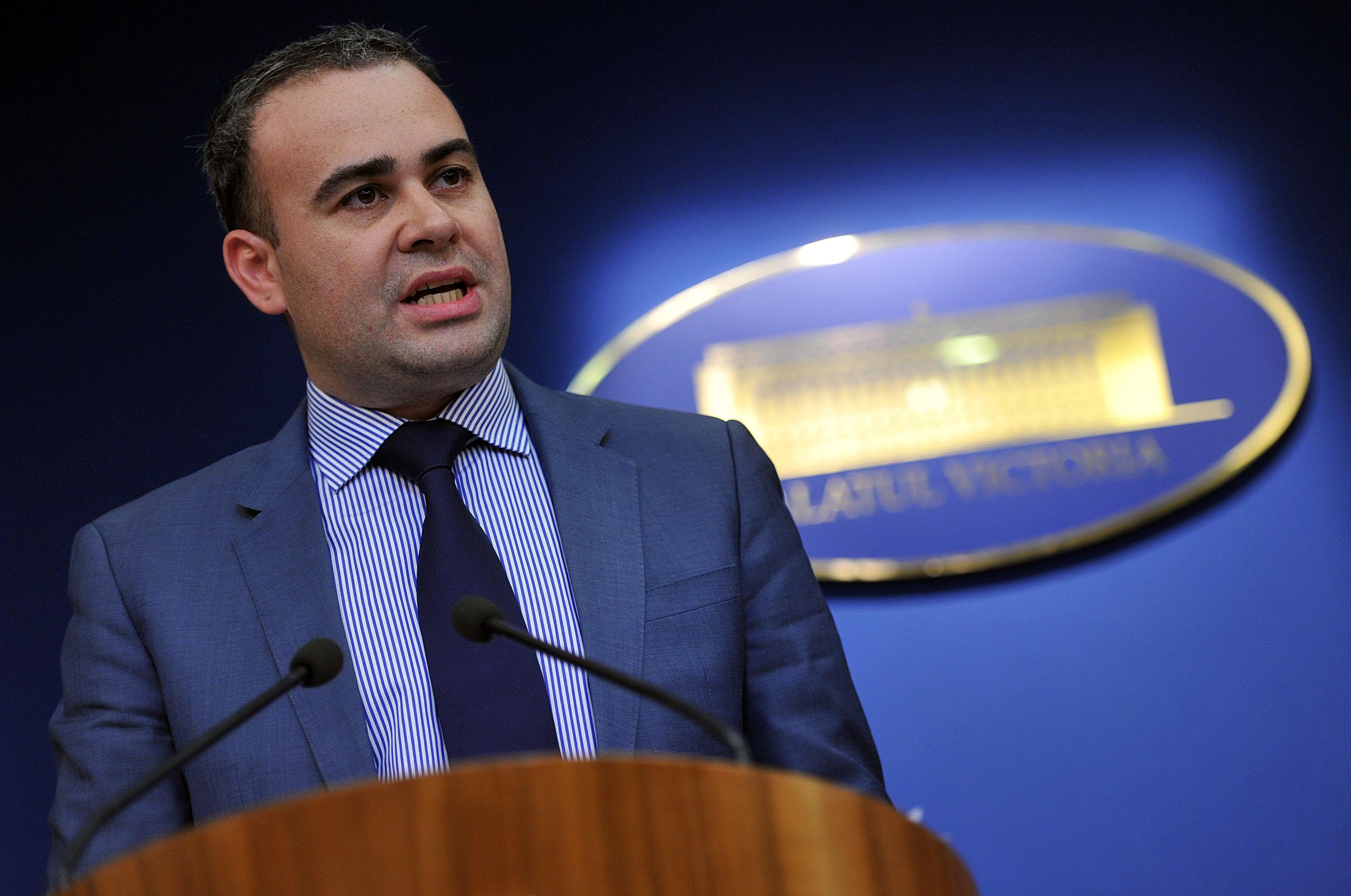 Strategul Vâlcov, acuzat de plagiat