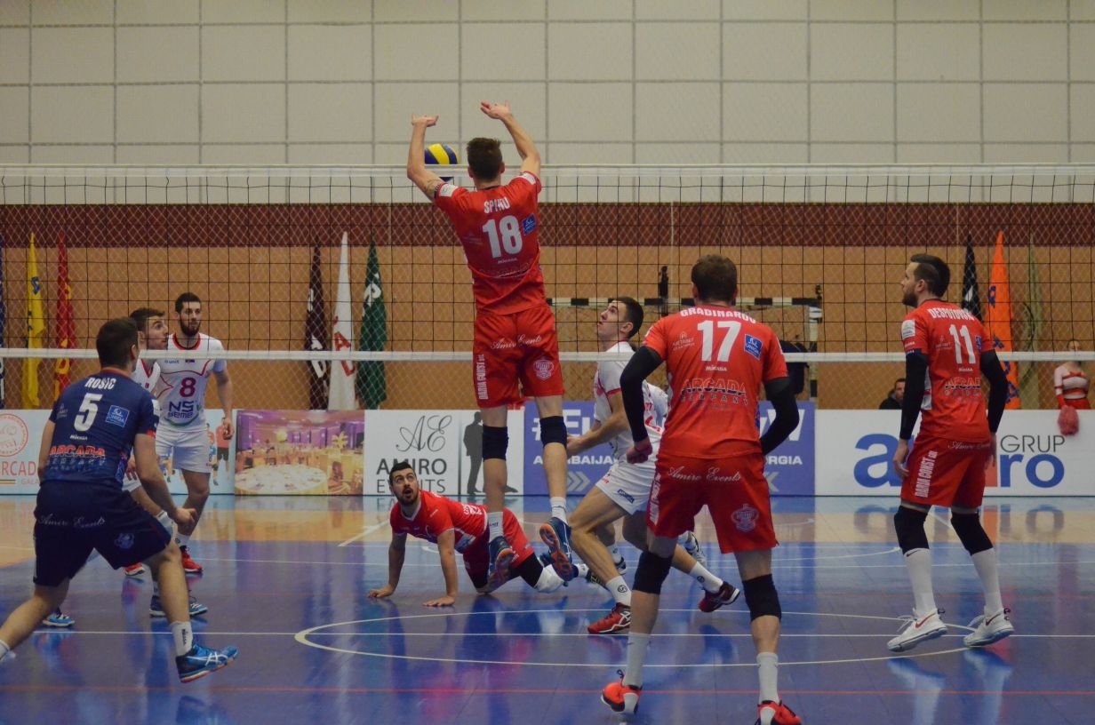 În "16"-imile "Cupei CEV" | Arcada Galaţi, victorie cu gust de aguridă!