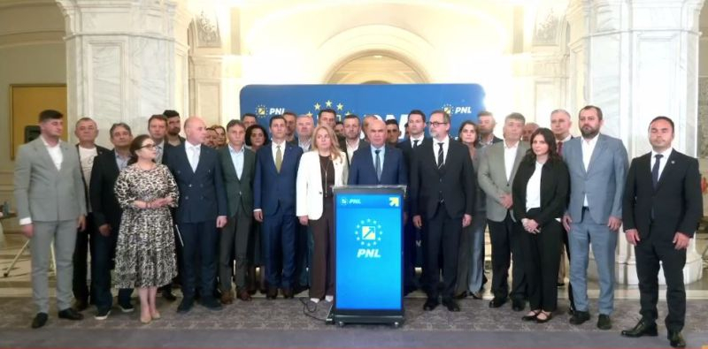 Liderii PNL i-au dat ultimatum lui Adrian Veștea: să-şi depună mandatul de premier desemnat