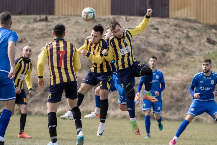 Răzeșii din Valea Mărului s-au supărat pe arbitru!