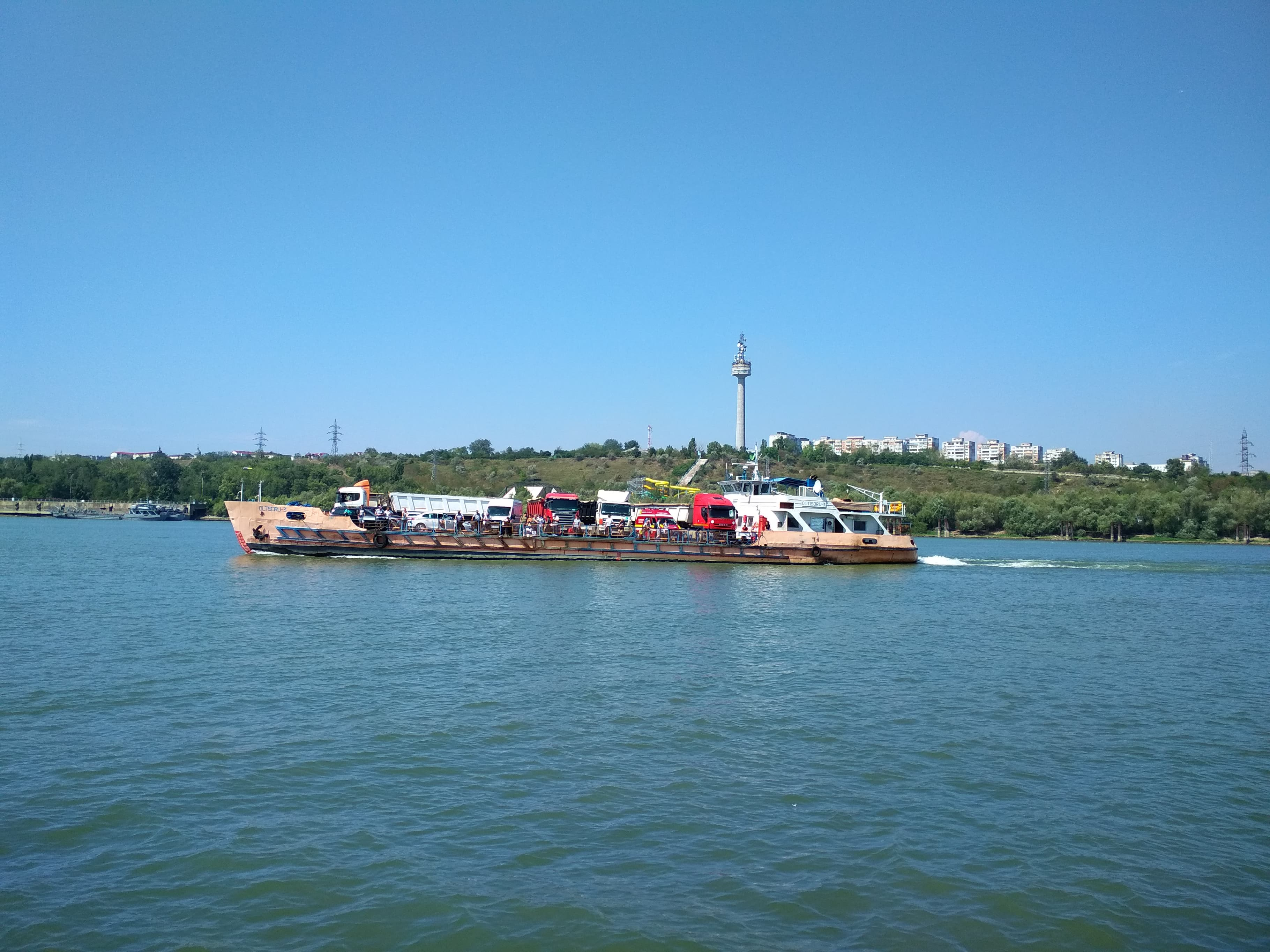 Un singur bac la Dunăre, miercuri dimineață