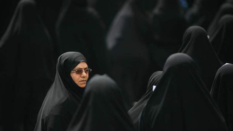 Sute de restaurante, închise din cauza muzicii