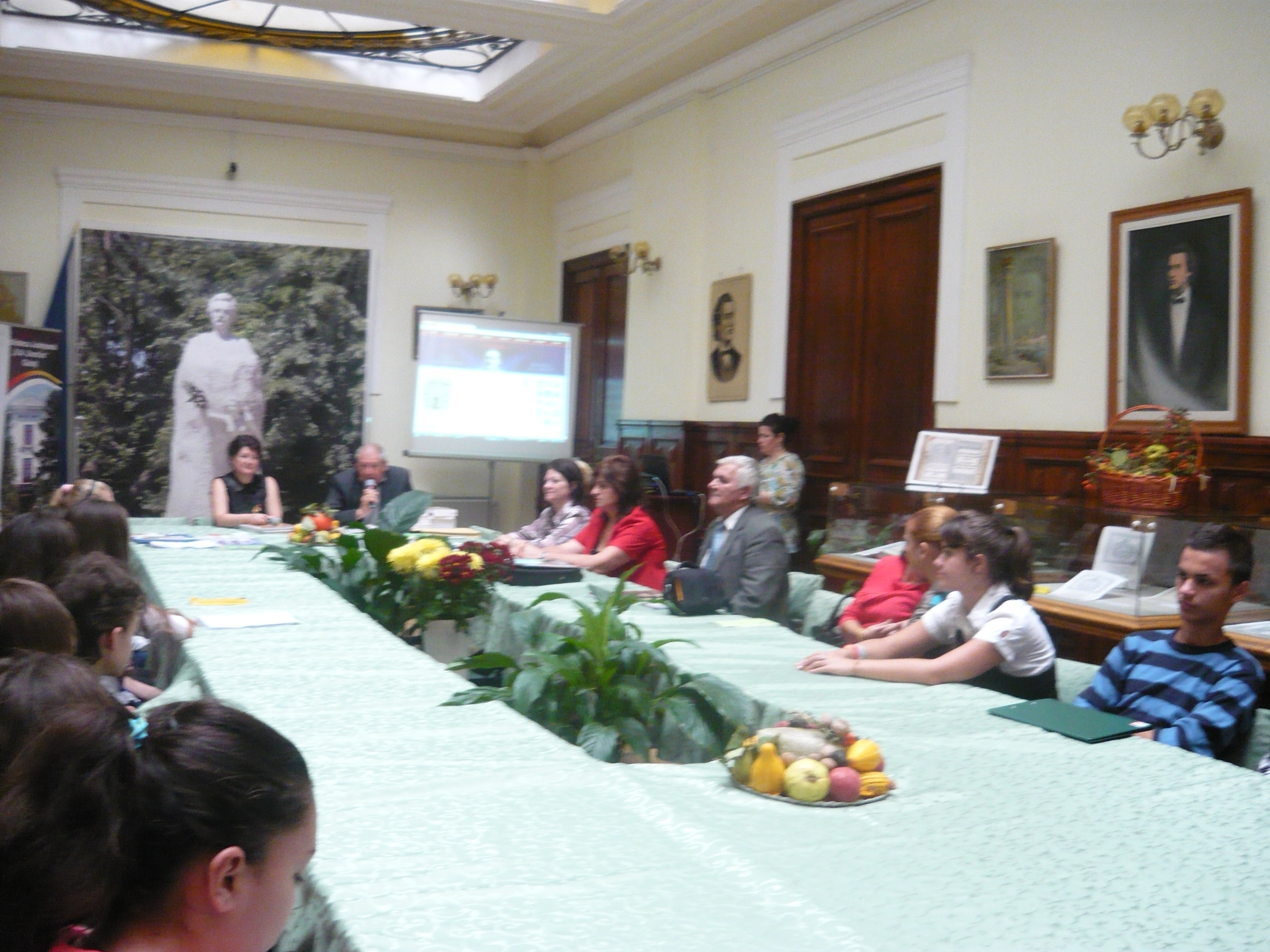 Întâlnirea anuală a ziariştilor şcolari /„Revista şcolară - fereastră către celălalt”