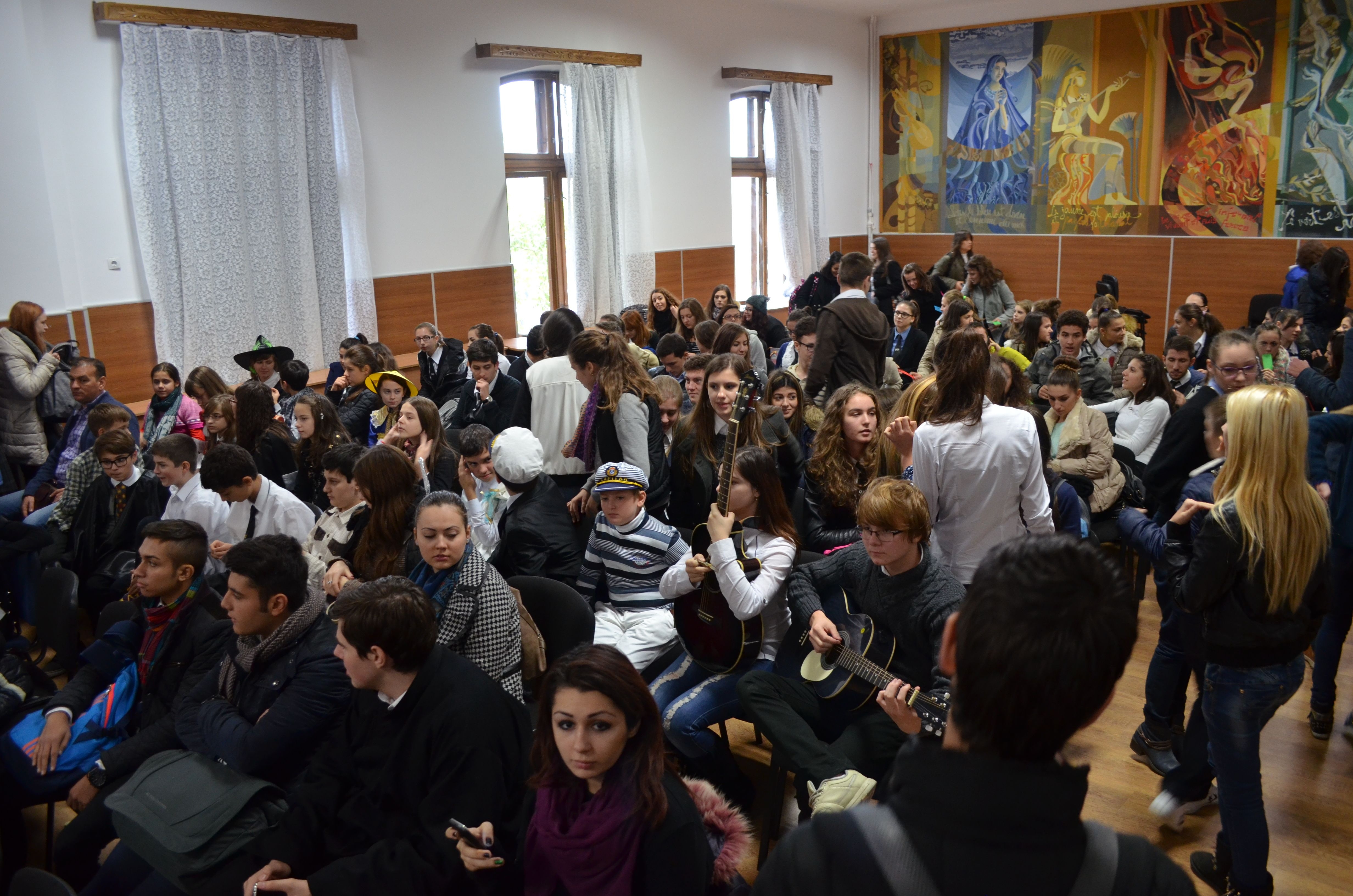 O ŞCOALĂ DE ELITĂ din Galaţi are nevoie de BIBLIOTECĂ adecvată