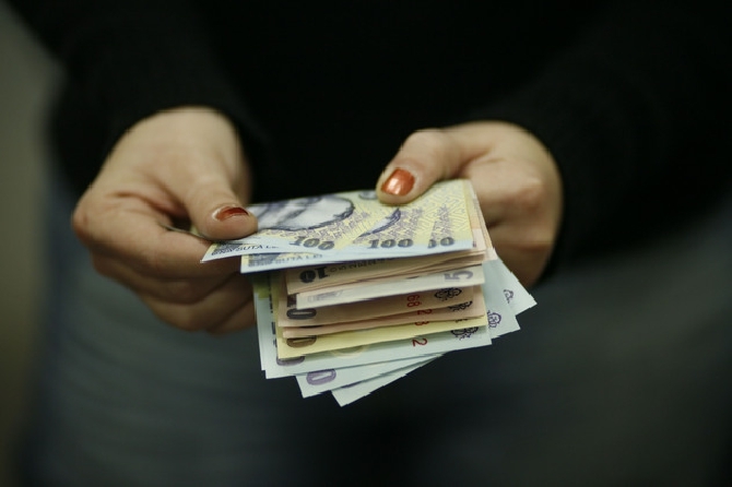 Salariul minim brut pe economie va fi majorat în acest an